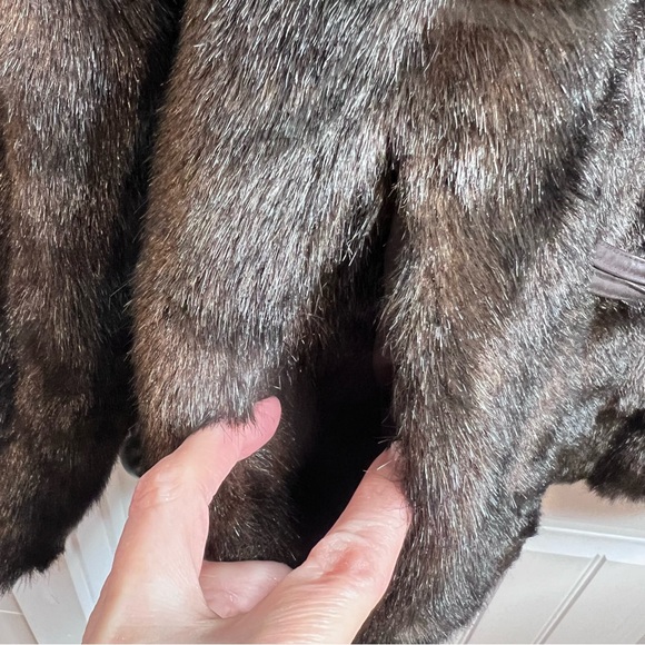 Bill Blass Absolutely Stunning Dark Brown Teddy Jacket. Size Large. - Picture 7 of 15